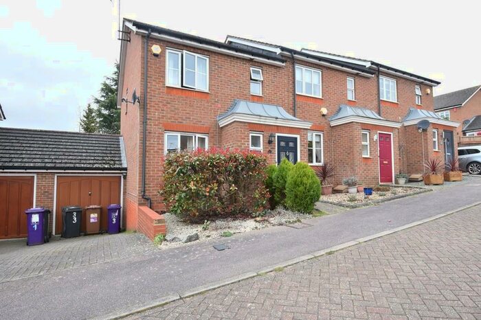 2 Bedroom Semi-Detached House To Rent In Pentland Rise, Stevenage, SG1