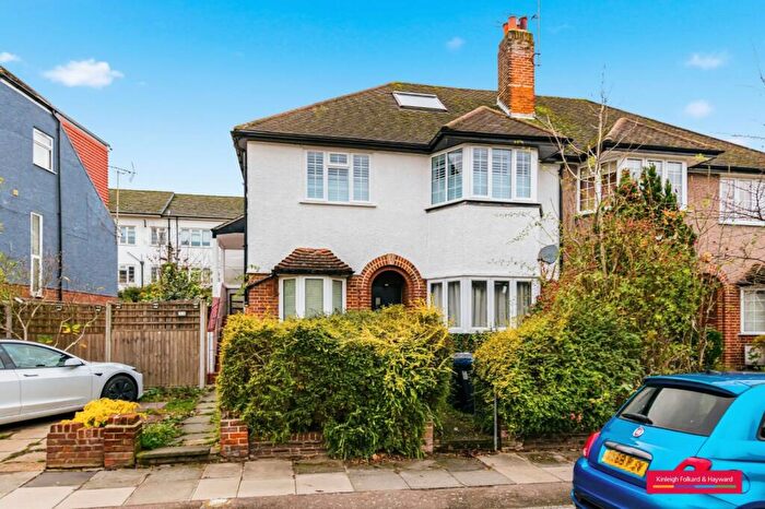 3 Bedroom Maisonette To Rent In Glenhurst Road, London, N12