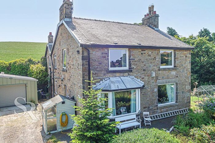 4 Bedroom Detached House For Sale In Eccles Road, Chapel-En-Le-Frith, SK23
