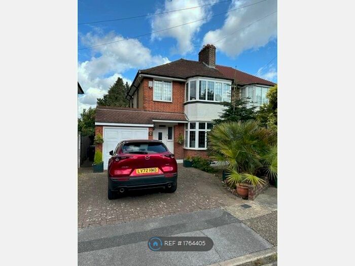 3 Bedroom Semi-Detached House To Rent In Mottingham Gardens, London, SE9