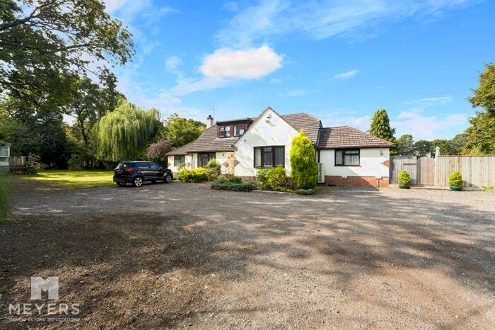 5 Bedroom Detached House For Sale In Furzebrook Road, Wareham, BH20