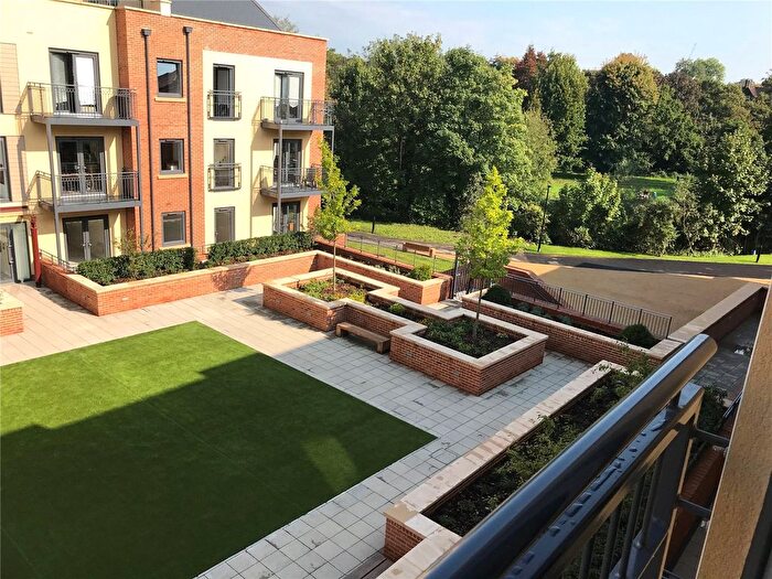 1 Bedroom Flat To Rent In Old Market Place, Farnham, Surrey, GU9