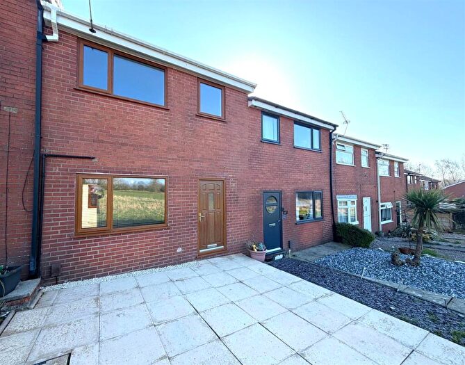 3 Bedroom Terraced House For Sale In Lower Southfield, Westhoughton, Bolton, BL5