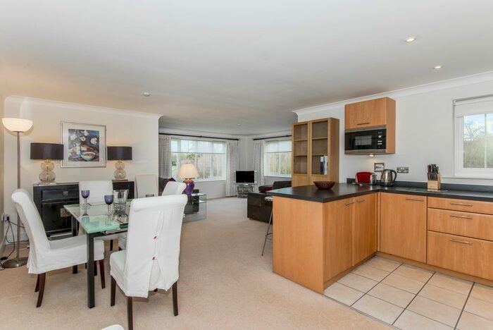 2 Bedroom Flat To Rent In Clear Water Place, Oxford, OX2