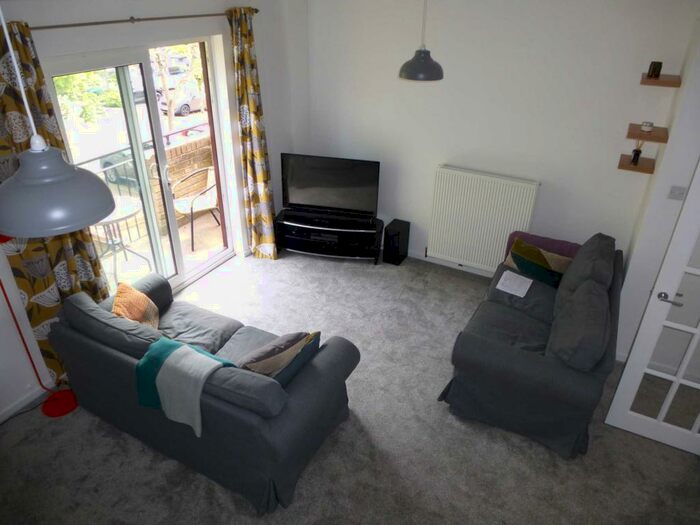 1 Bedroom Flat To Rent In Maiden Place, Lower Earley, RG6