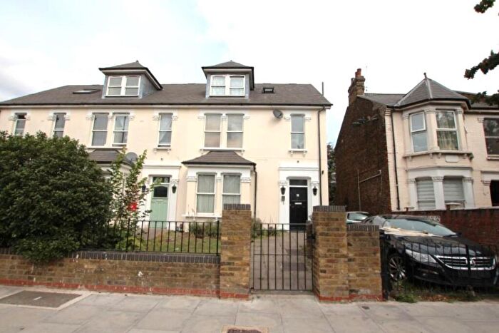1 Bedroom Apartment For Sale In Lansdowne Road, Tottenham, London, N17