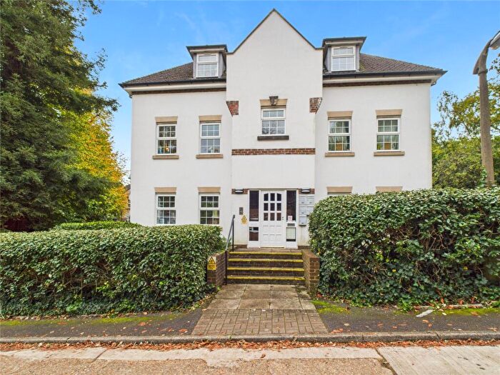 2 Bedroom Apartment To Rent In Batts Hill, Redhill, Surrey, RH1