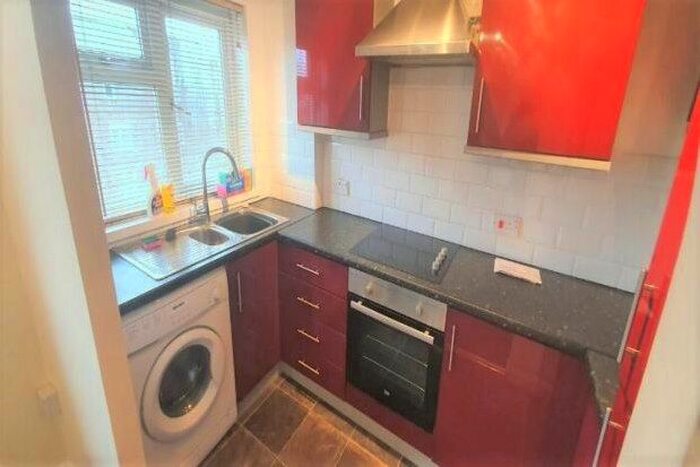 1 Bedroom Flat To Rent In Crombie Close, Waterlooville, PO8