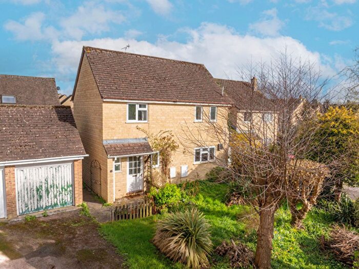 3 Bedroom Detached House For Sale In Eton Close, Witney, OX28