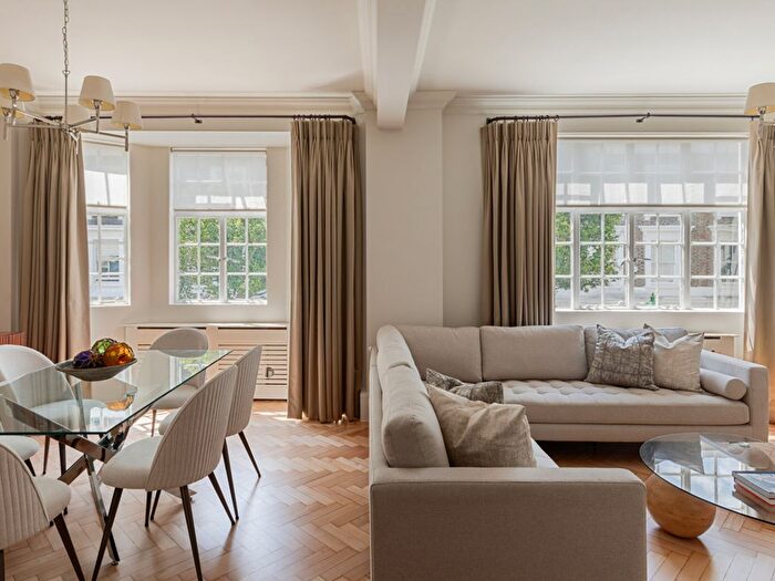 3 Bedroom Flat For Sale In Cornwall Gardens, London, SW7