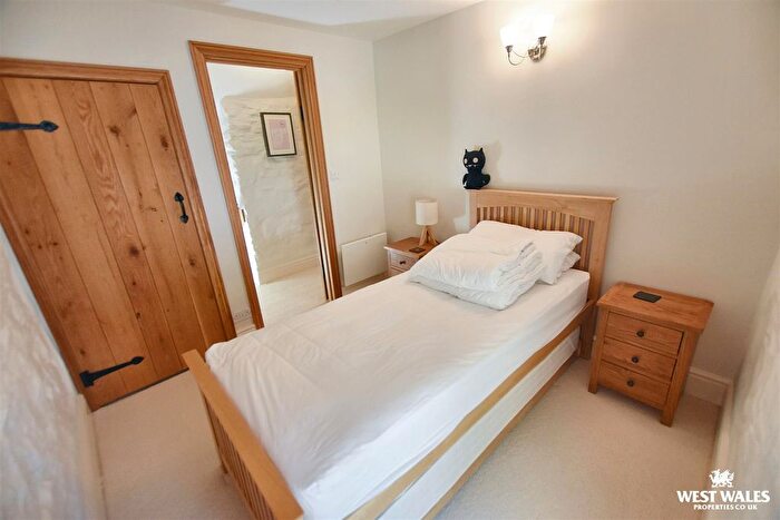 3 Bedroom Terraced House For Sale In St. Brides Road, Little Haven, SA62