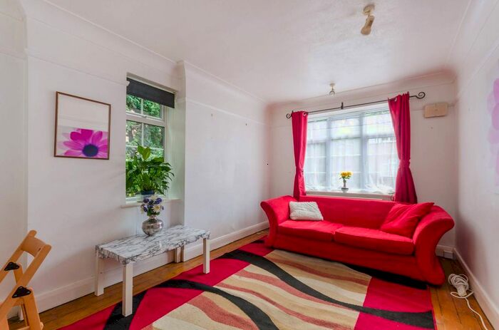 2 Bedroom Flat To Rent In Knights Park, Kingston, Kingston Upon Thames, KT1