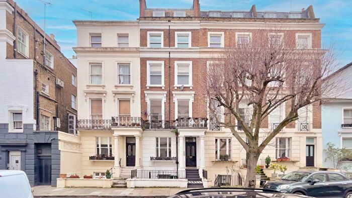 2 Bedroom Flat For Sale In Monmouth Road, London, W2