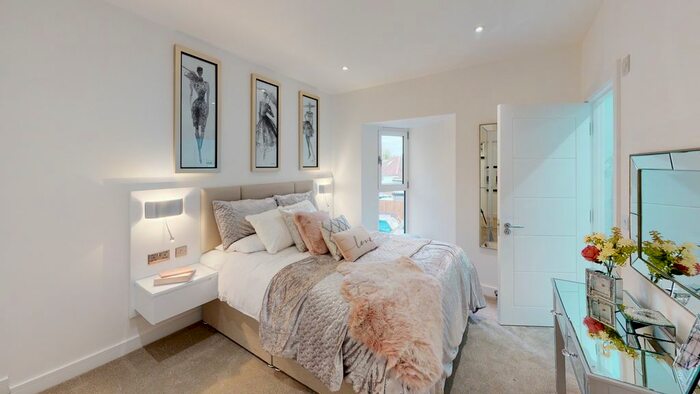 1 Bedroom Flat To Rent In High Road, Ickenham Village, UB10