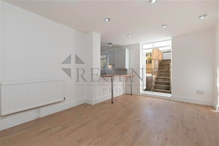 1 Bedroom Apartment To Rent In Fernlea Road, Wandsworth, SW12