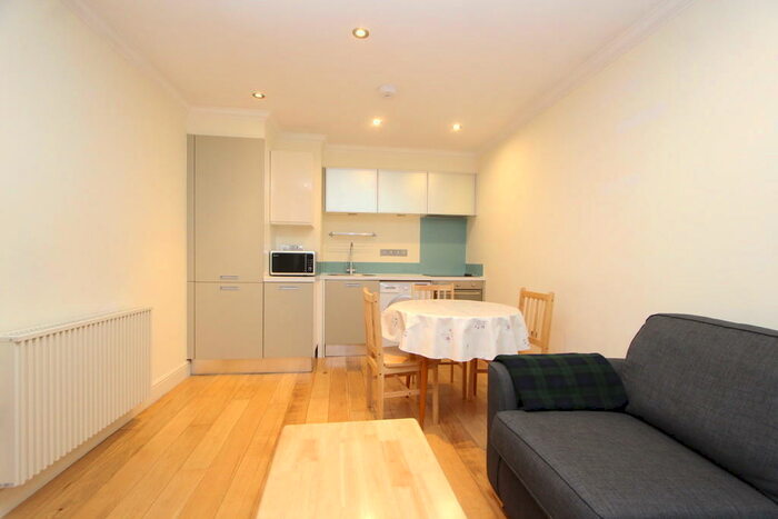 1 Bedroom Apartment To Rent In Hillfield Avenue, Crouch End, N8