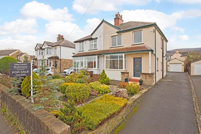 3 Bedroom Semi-Detached House For Sale In Leeds Road, Ilkley, LS29