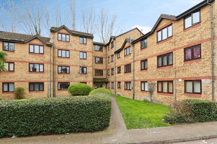 1 Bedroom House For Sale In Porter Close, Grays, Essex, RM20