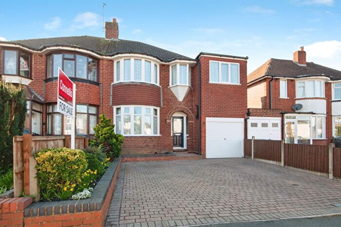 3 Bedroom Semi Detached House For Sale In Bleakhouse Road, Oldbury, B68