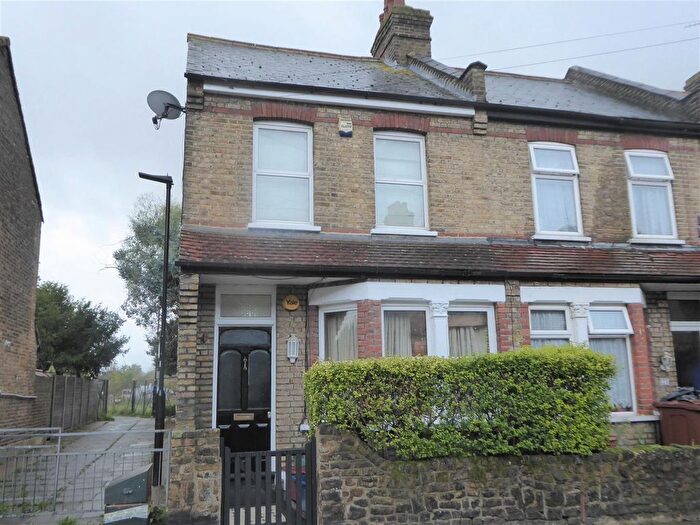 2 Bedroom Terraced House To Rent In Stanley Road, Hounslow, TW3