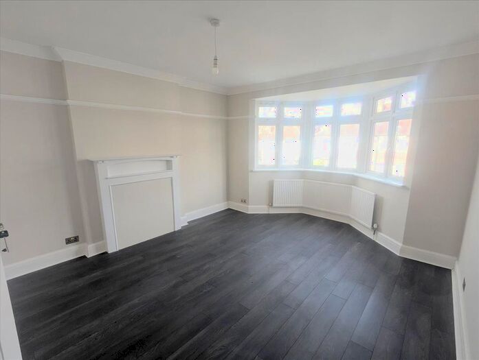 4 Bedroom Detached House To Rent In Sunset Road, Herne Hill, London, SE5