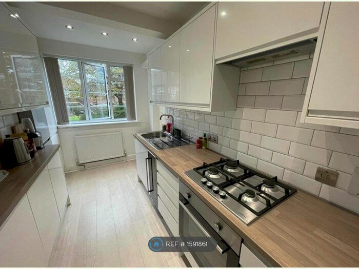 2 Bedroom Flat To Rent In Hill Court, Ealing, W5