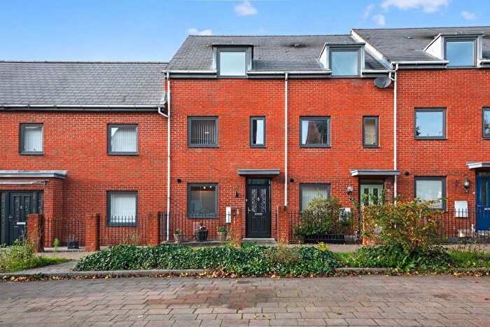 3 Bedroom Terraced House For Sale In Cumberland Way, Waterlooville, PO7