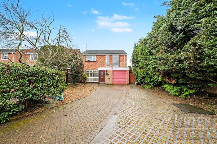 4 Bedroom Detached House For Sale In Westmeade Close, Cheshunt, Waltham Cross, EN7