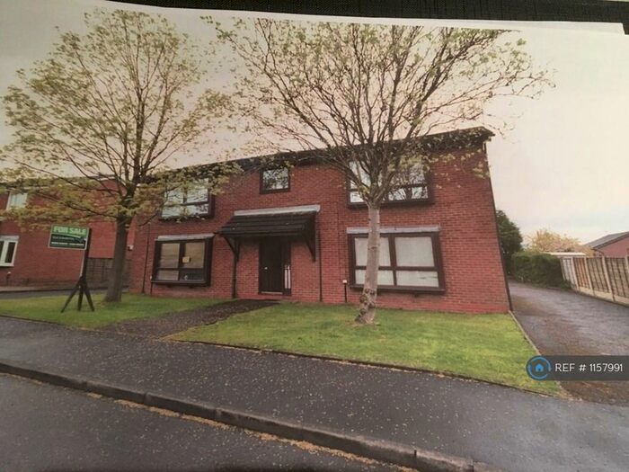 Studio To Rent In Tarn Avenue, Clayton Le Moors, BB5