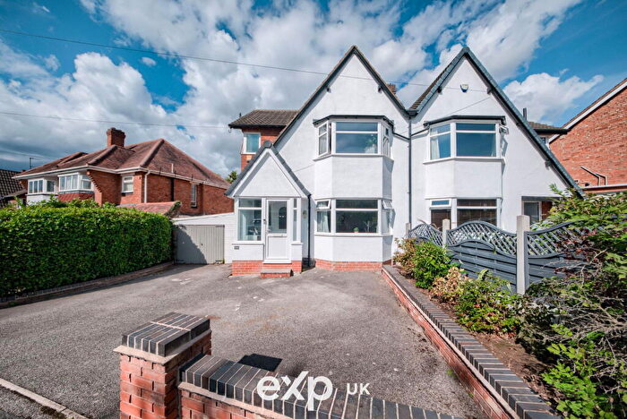 3 Bedroom Semi-Detached House For Sale In Ulverley Green Road, Solihull, B92