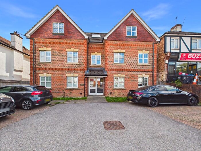 2 Bedroom Flat To Rent In Chipstead Valley Road, Coulsdon, CR5