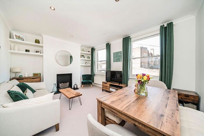 2 Bedroom Flat For Sale In Monkton Street, Kennington, SE11