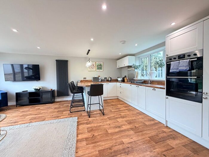 5 Bedroom Detached House For Sale In Ratten Row, Seamer, YO12