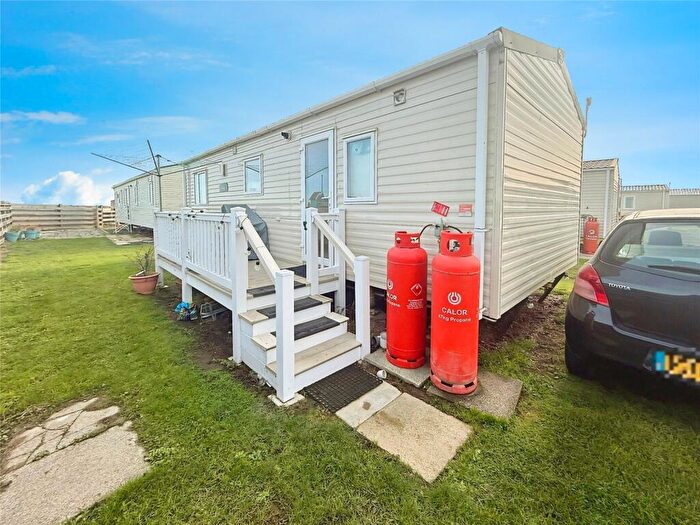 2 Bedroom Mobile Home For Sale In , Suffolk Sands, D05