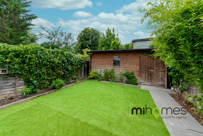 2 Bedroom Apartment To Rent In Beaconsfield Road, New Southgate, N11