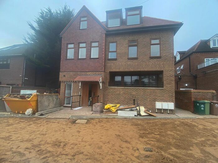 2 Bedroom Flat To Rent In Laleham Road, Staines, TW18