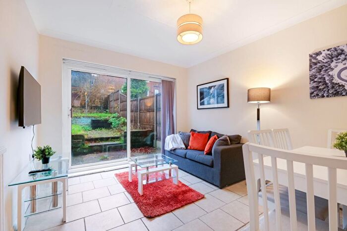 4 Bedroom Semi-Detached House To Rent In Arnison Avenue, High Wycombe, HP13