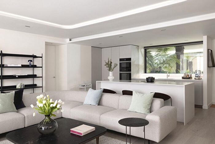 3 Bedroom Flat For Sale In Moxon House, Aybrook Street, London, London, London, W1U