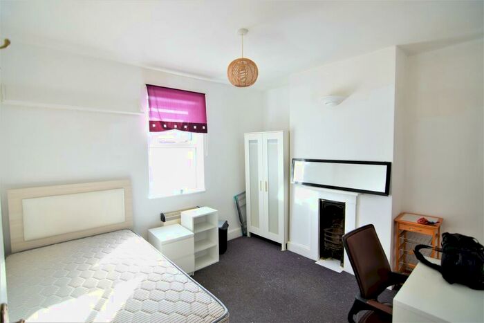 Studio To Rent In Devonshire Place, Brighton, BN2