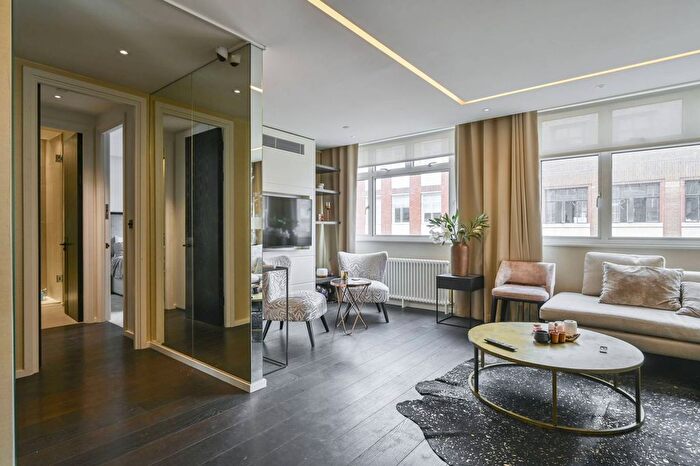 2 Bedroom Flat To Rent In Margaret Street, Marylebone, London, W1W