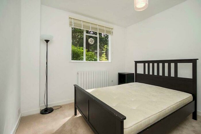 3 Bedroom Flat To Rent In Thurleigh Court, SW12