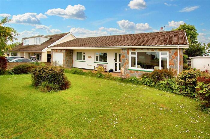 3 Bedroom Detached Bungalow For Sale In The Jays, Elm Grove, Honeyborough Common, Neyland, SA73
