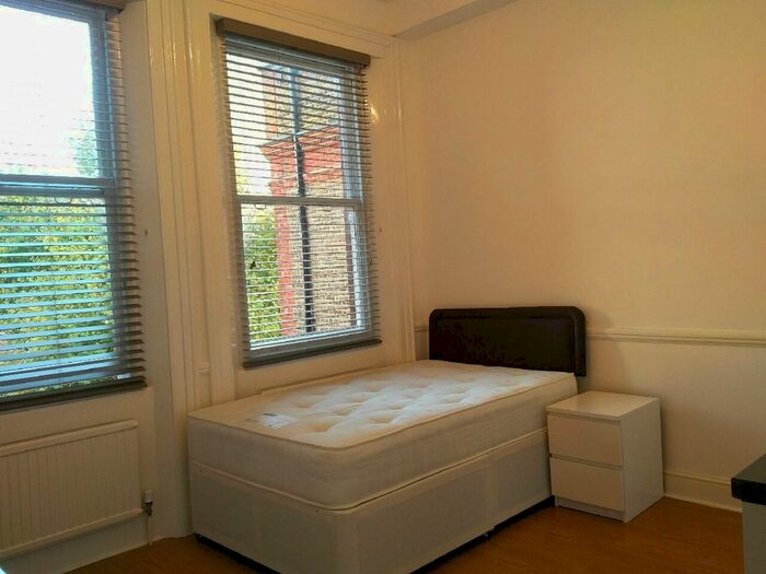 Studio To Rent In Harrington Gardens, London, SW7
