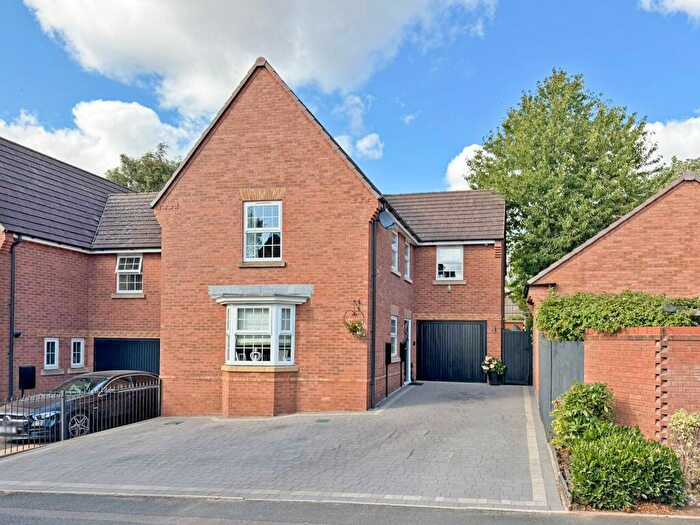 4 Bedroom Detached House For Sale In Haslingden Crescent, Dudley, DY3