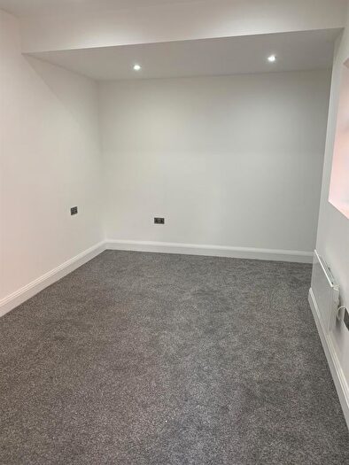 2 Bedroom Flat To Rent In A Station Road, Addlestone, KT15