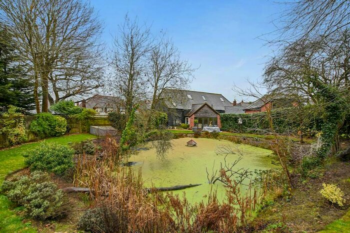3 Bedroom Barn Conversion For Sale In Dunwich Farm, Stevenage, SG1