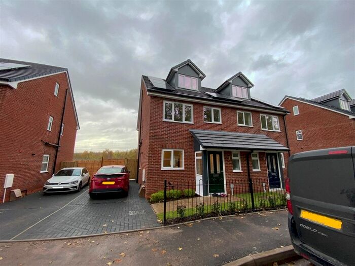 5 Bedroom Semi-Detached House To Rent In Lea Hill Road, Handsworth Wood, Birmingham, B20