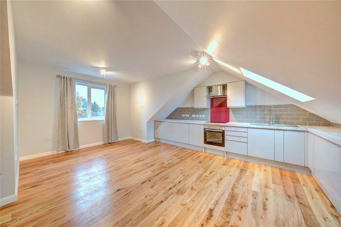 2 Bedroom Flat To Rent In Staines Road, Twickenham, TW2