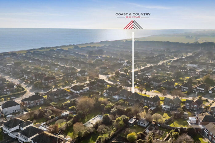 4 Bedroom Detached House For Sale In Falmer Avenue, Goring-by-sea, BN12