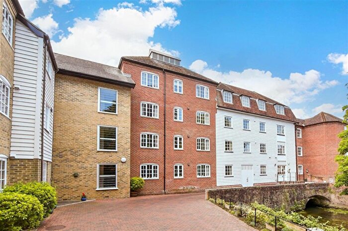 1 Bedroom Flat For Sale In The Causeway, Canterbury, Kent, CT1